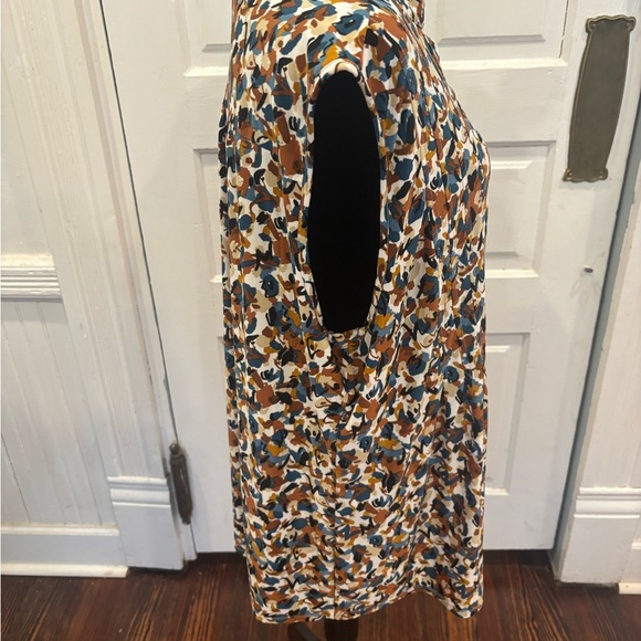 Cocomo Woman Sleeveless V Neck 3/4 Button Down Blouse - Picture 4 of 6